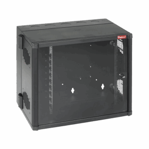 Gabinete AccessPlus de Montaje en Pared de 19in, Rieles Numerados y Roscados #10-32, Puerta con Ventana de Seguridad, 700 mm de Ancho, 637 mm de Profundidad, 26 UR, Color Negro